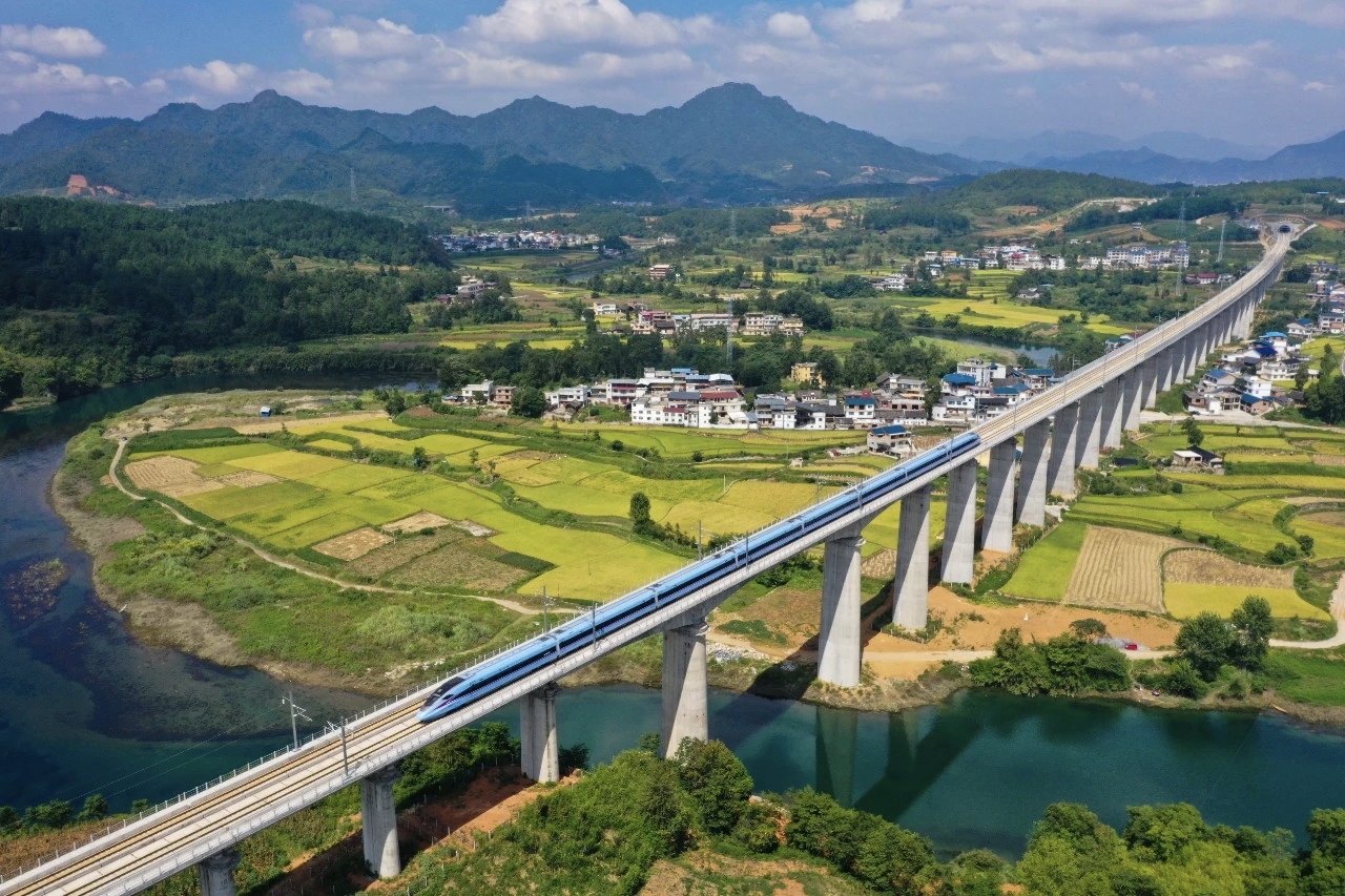 人均GDP从1956年84元增至2025年5.74万元——建州70年来黔南州实现“四个跨越”