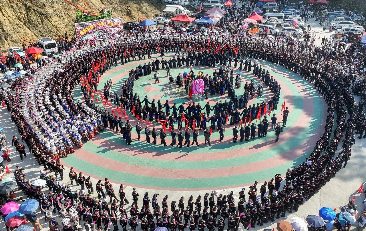 多彩影纪 | 雷山县西江镇：“讨花带”民俗活动浪漫上演